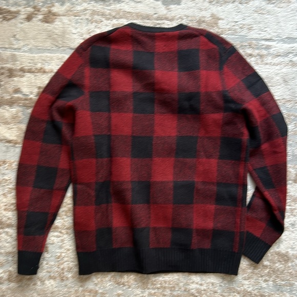 Men’s Old Navy Sweater - Size Large - Red Buffalo Plaid - Picture 3 of 3